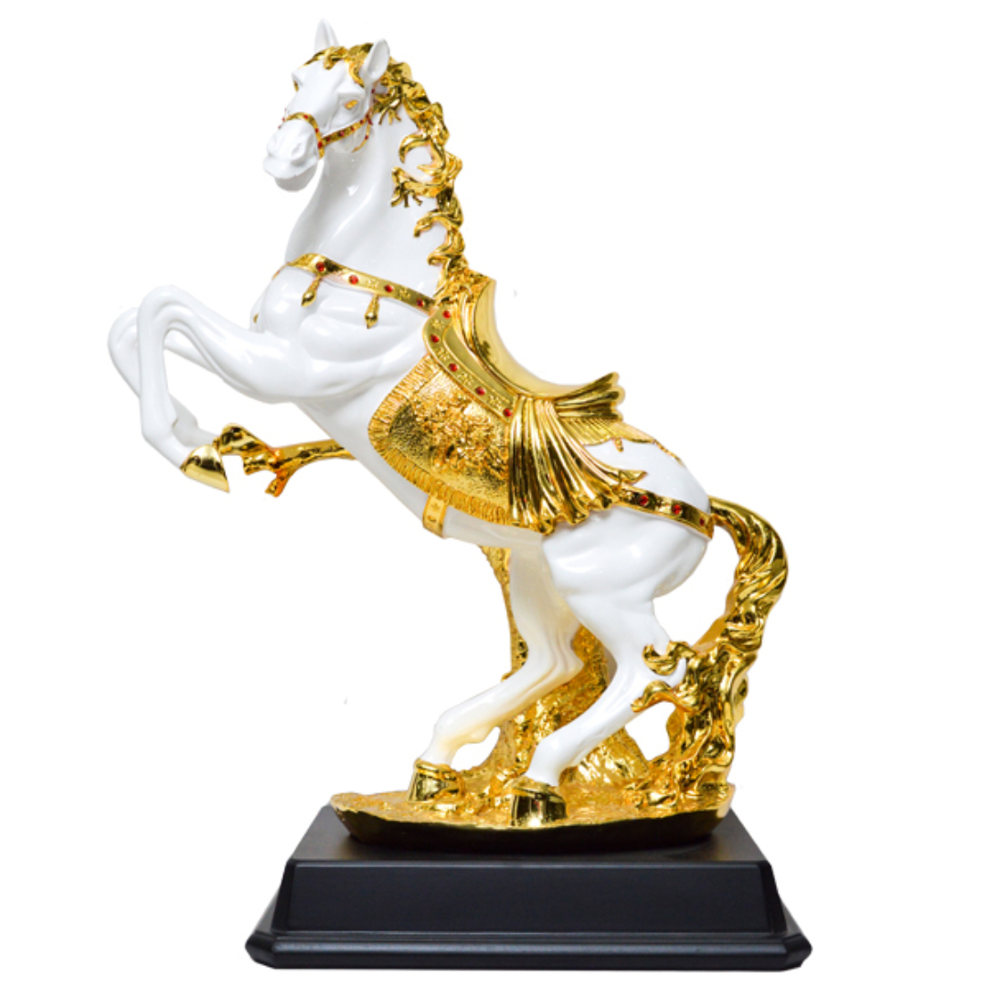 Exquisite Multicolor Royal Horse Sculpture - A Regal Artistic Piece for Home Decor